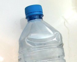 Water bottle’s screw-on cap
