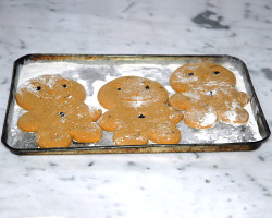 How can I reuse or recycle old baking trays (sheet pans)?