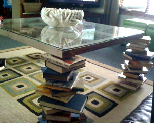 alishaannn-book-table